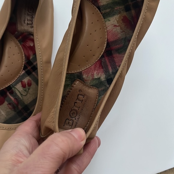 VERY Soft leather Born Ballet flats. Size 7 - Picture 5 of 9